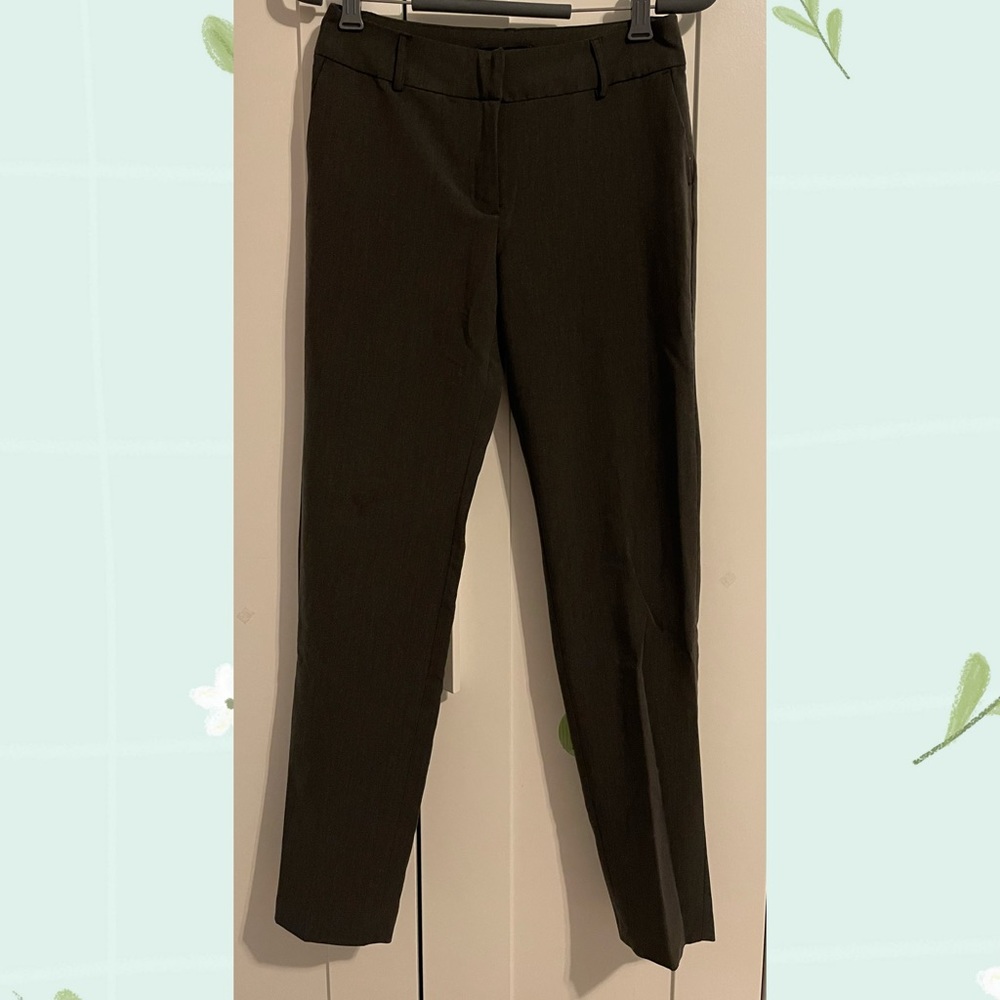 Dark gray business slack pants with pockets